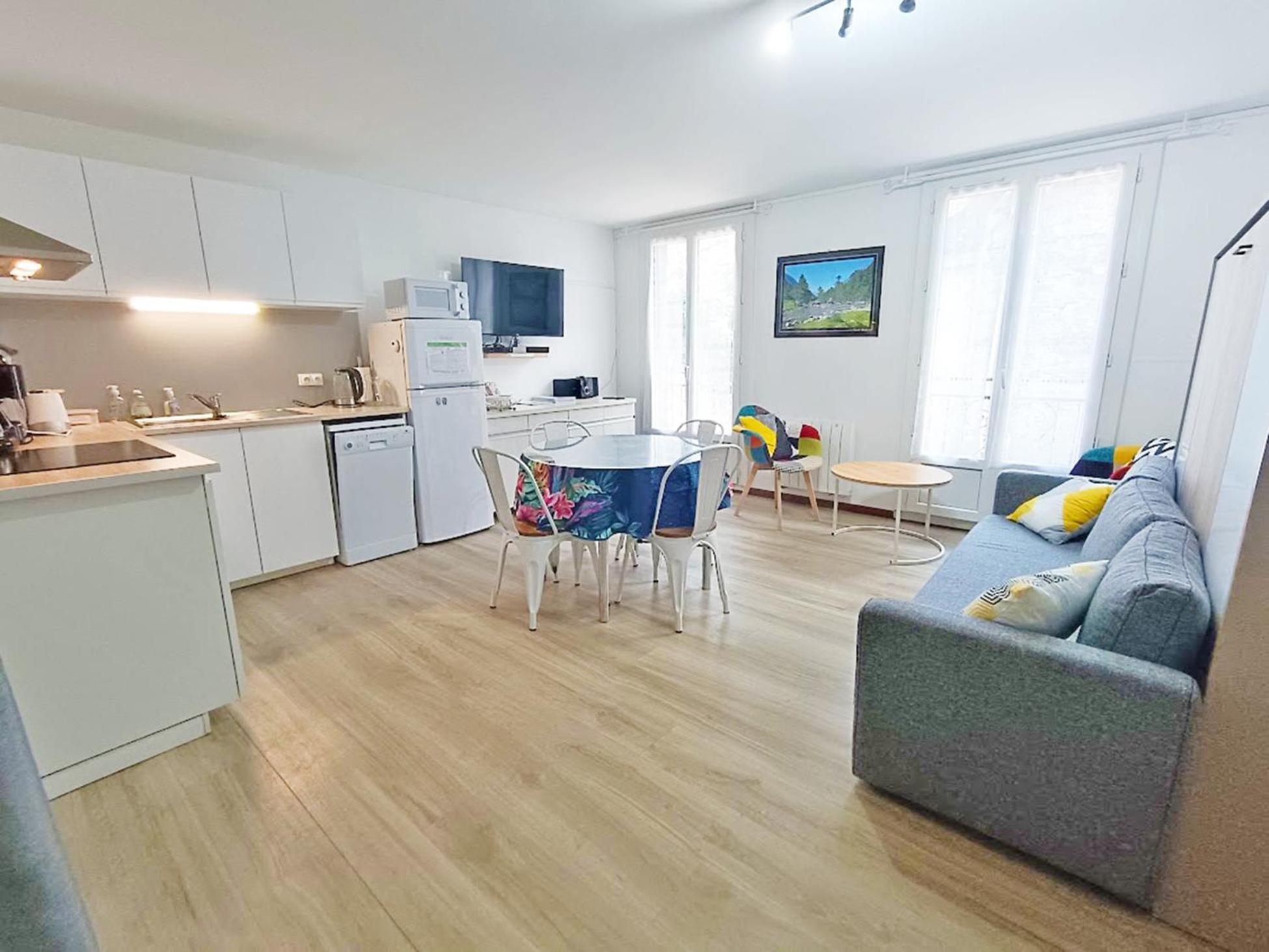 Residence Des Jardins, Wifi, Centre Luchon Bagneres-de-Luchon ภายนอก รูปภาพ